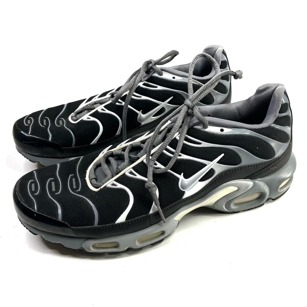 Nike | Men's Air Max Plus Black and Gray Sneakers 852630-010 Size 10.5